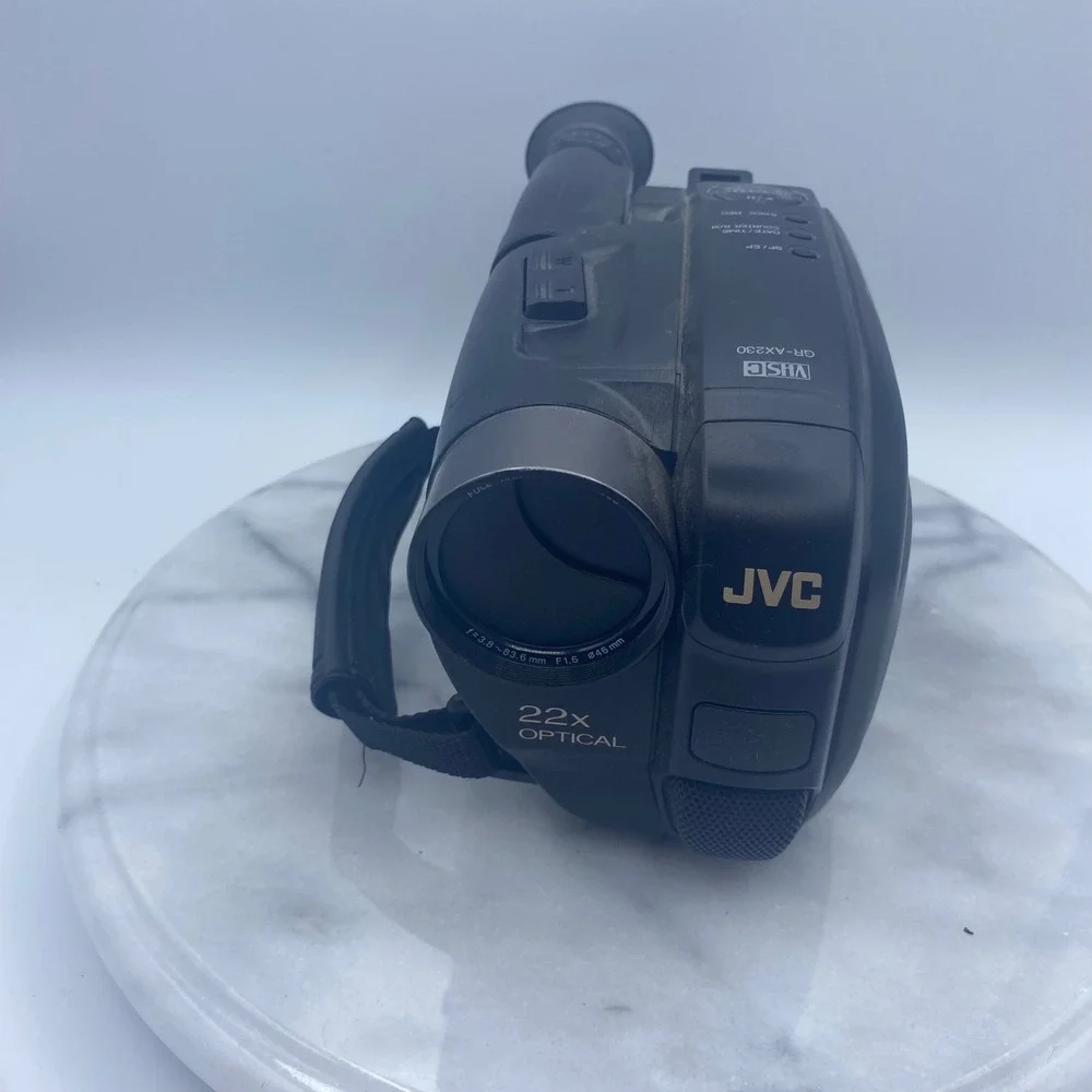 JVC GR-AX230U VHS Camcorder 22x Optical‎ Zoom Vintage 1998 Bundle Parts Only